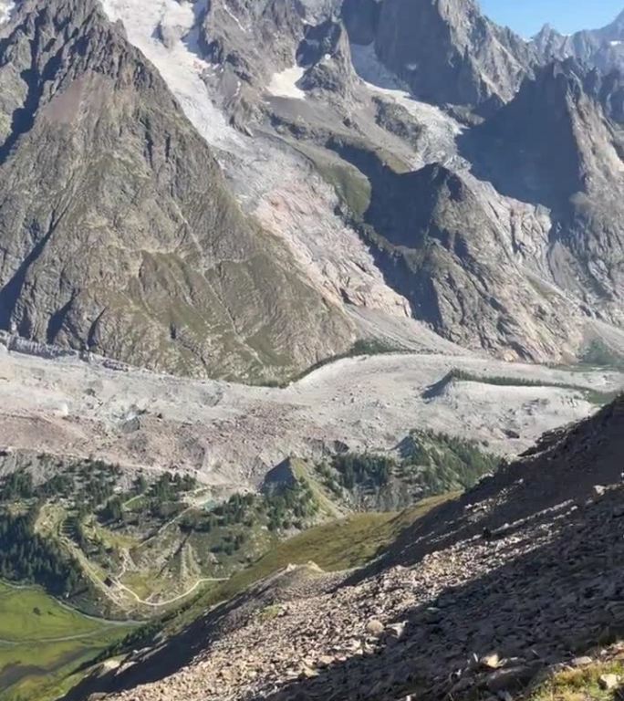 POV在勃朗峰附近的高山小径徒步旅行