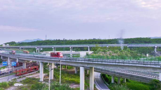 航拍中国交通货运物流大货车