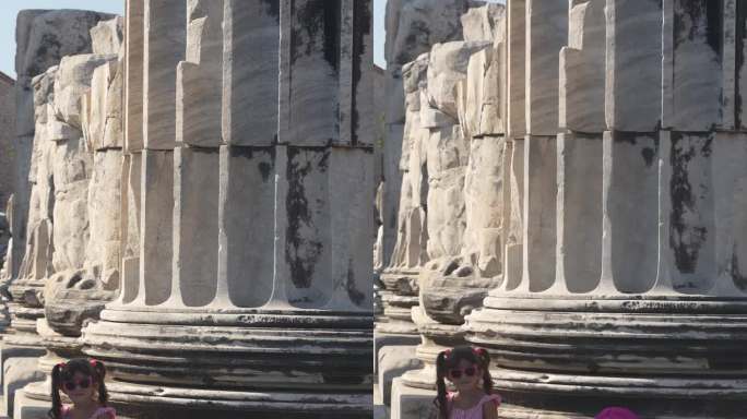 母女俩探索古希腊城的4K视频