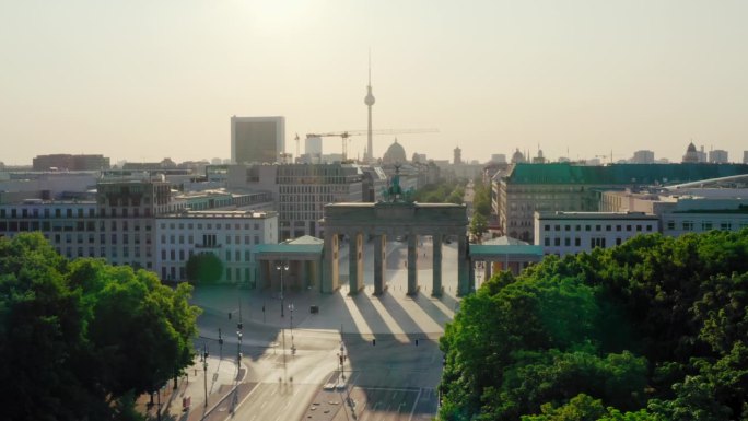建立柏林天际线与勃兰登堡城门航拍，德国