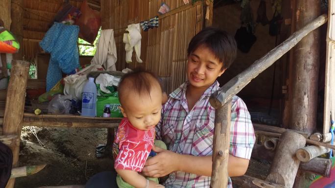 泰国北部乃梭村村民