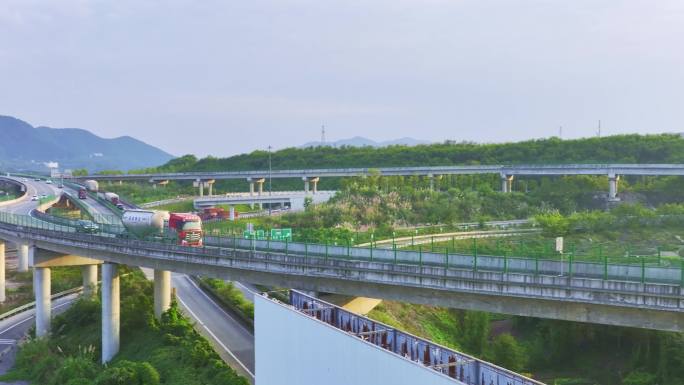 航拍中国石油运输车油罐车