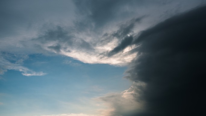 乌云密布雷阵雨天气变天