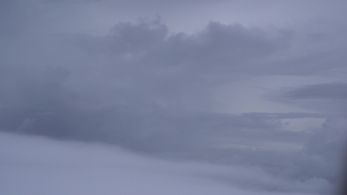 4K飞机窗外 云层云海 城市 傍晚