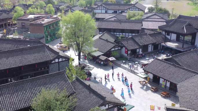 汉中诸葛古镇武侯祠游客游玩跳舞旅游