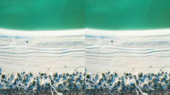 西澳大利亚的赫特泻湖附近的印度洋海岸沙滩的自上而下的镜头