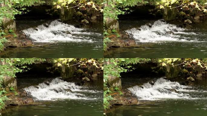 天然灌溉石渠，有山间自然河流的流水