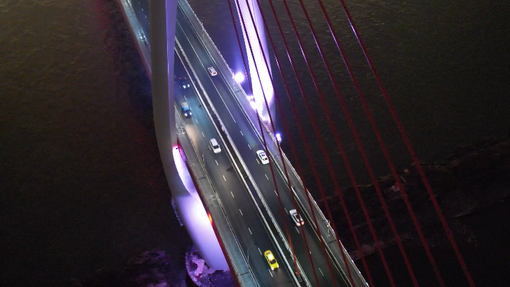 重庆夜景千厮门大桥地铁穿桥汽车跟拍4K