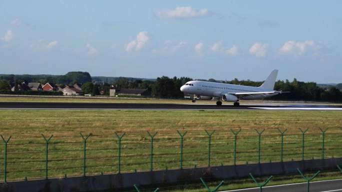 飞往布鲁塞尔航空公司的飞机即将降落。
