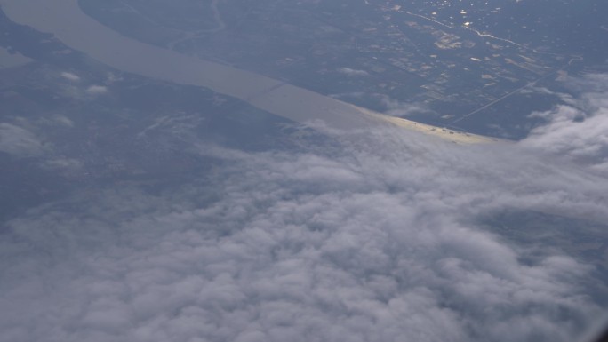 4K航拍中国地貌河流 飞机窗外 云雾