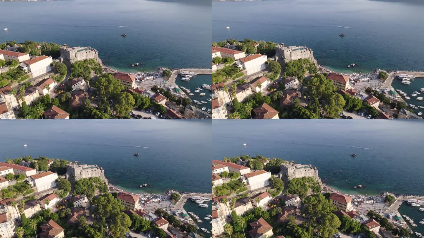 Herceg Novi海岸线，黑山历史悠久的建筑和码头景观