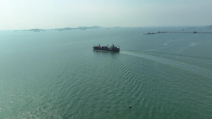4k视频货运集装箱船在海上运输进出口货物和分销产品给经销商消费者在亚太地区和世界各地的全球业务运输集