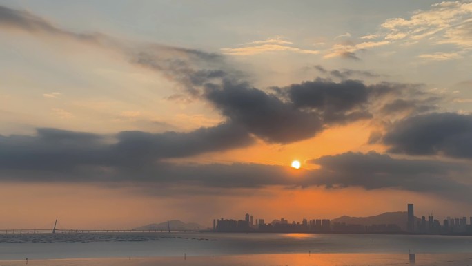 城市海面 夕阳西下 日落余辉 黄昏天空