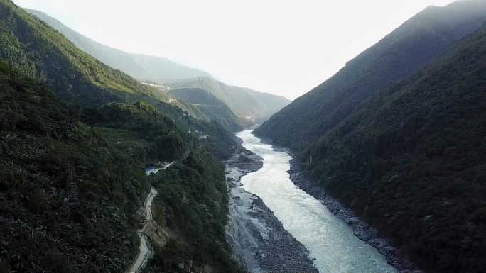 航拍西藏林芝墨脱县雅鲁藏布江大峡谷风光