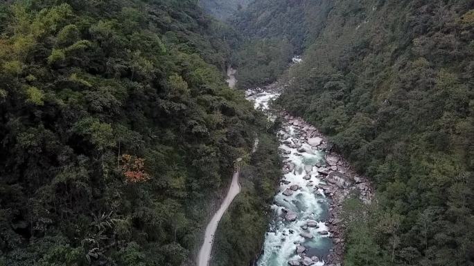 航拍西藏林芝墨脱县雅鲁藏布江大峡谷风光