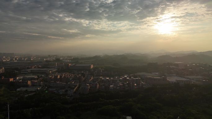 夕阳下的城市