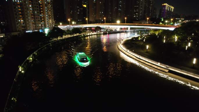 上海苏州河美丽夜景游船航行长宁普陀区旅游