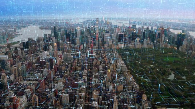 用电路板鸟瞰曼哈顿天际线。物联网。Technology-Futuristic。日落时曼哈顿中城的照片