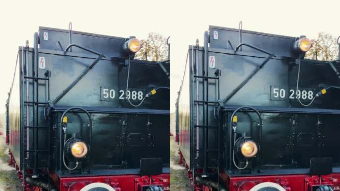 蒸汽机车的工作机理。古老的德国火车。垂直视频