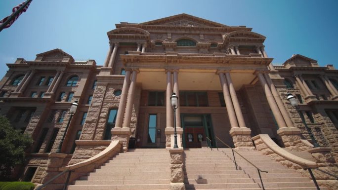 德克萨斯州沃斯堡塔兰特县法院的广角镜头