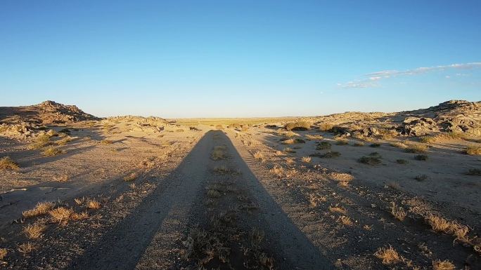 无人区荒漠公路开车车视角行车记录