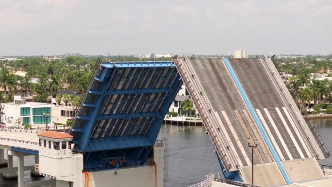 打开直立吊桥劳德代尔堡海滩佛罗里达州拉斯奥拉斯