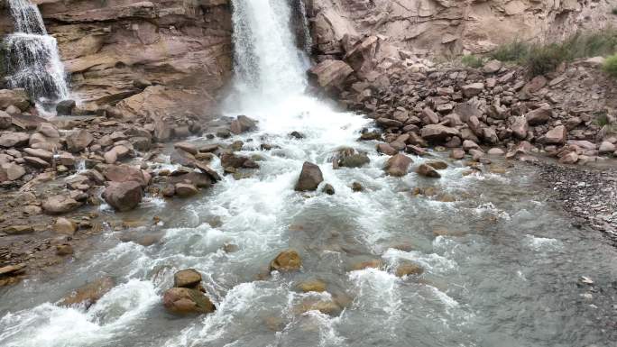 瀑布冰川流水