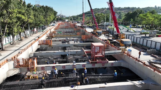 交通升级地铁站建造