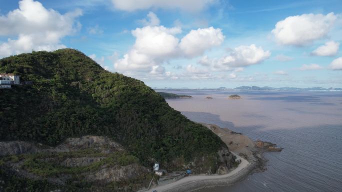 堤坝海岸线大海轮船航拍穿云