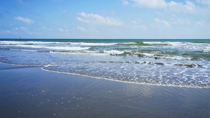 4K素材.湛江东海岛第一长滩的海浪