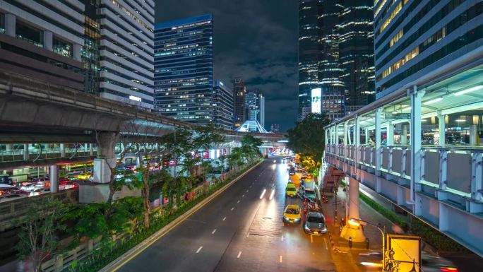 泰国曼谷街道上的延时夜间交通。