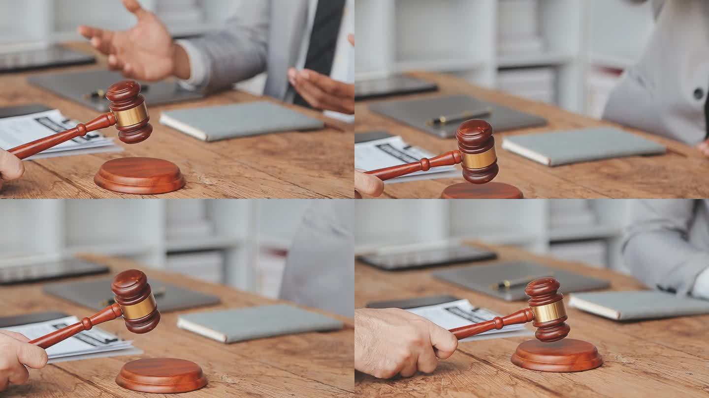 在法庭上坐在木桌上的男性法官和在办公室工作的男性顾问或律师。法律、建议和正义概念。