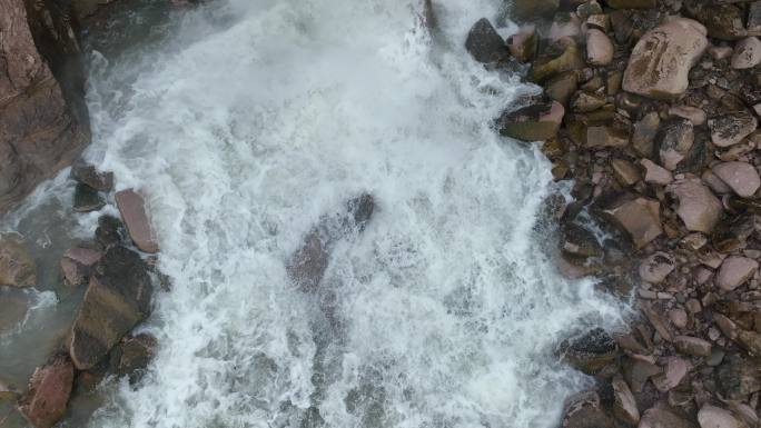 瀑布冰川流水