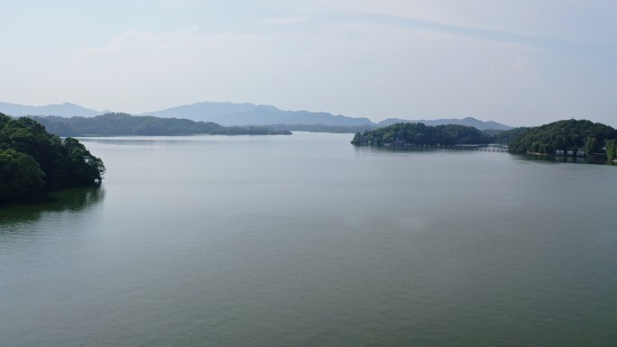 仙女湖湖面快船