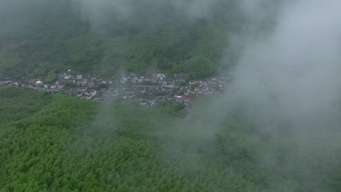 山村云雾缭绕镇海九龙湖横溪村航拍