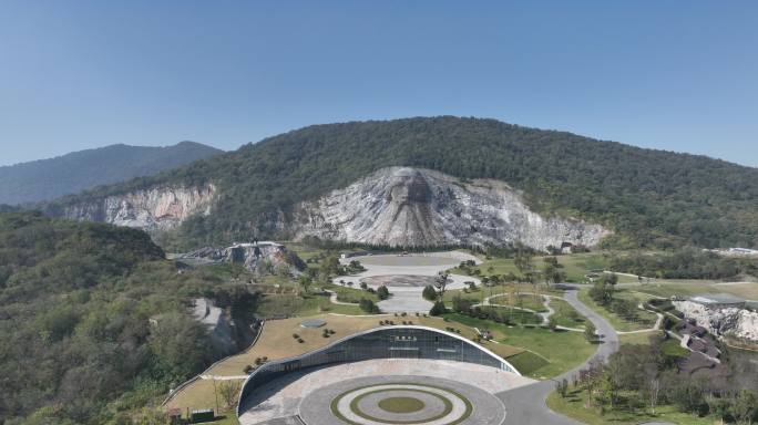 航拍襄阳大岘山生态旅游区山体摩崖石刻风光