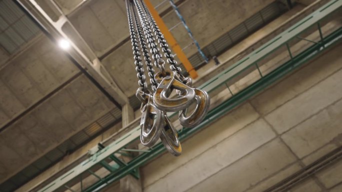 金属工业吊钩，在工厂里吊重物用