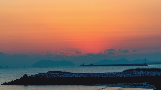 大连港灯塔钻石湾海上日出延时摄影