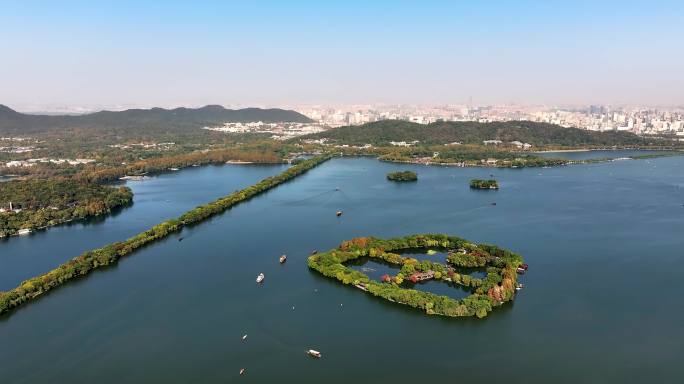 中国杭州西湖秋日美景 三潭印月 苏堤