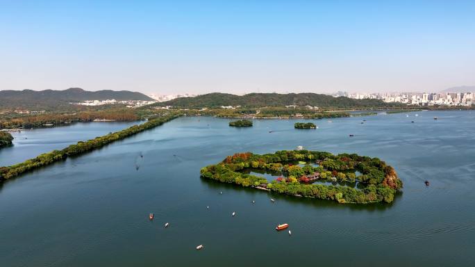 中国杭州西湖秋日美景 三潭印月 苏堤