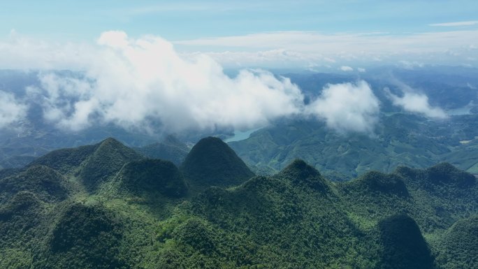 万峰之上云海