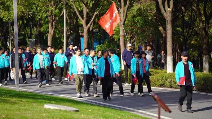湖北武汉市教育系统教职工健步行活动
