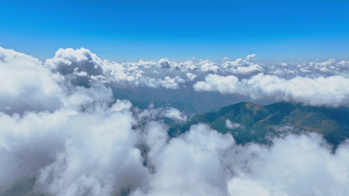 蓝天白云中的乌蒙大山-东川大轱牛山
