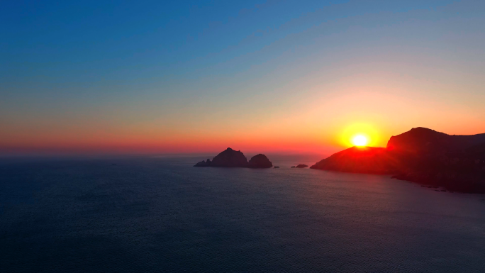 海岛日出渔村海上日出嵊泗岛太阳初升