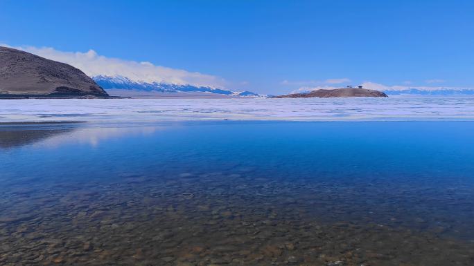新疆博乐赛里木湖雪山风光