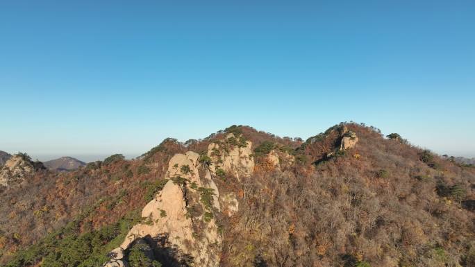 航拍千山山巅石峰景色