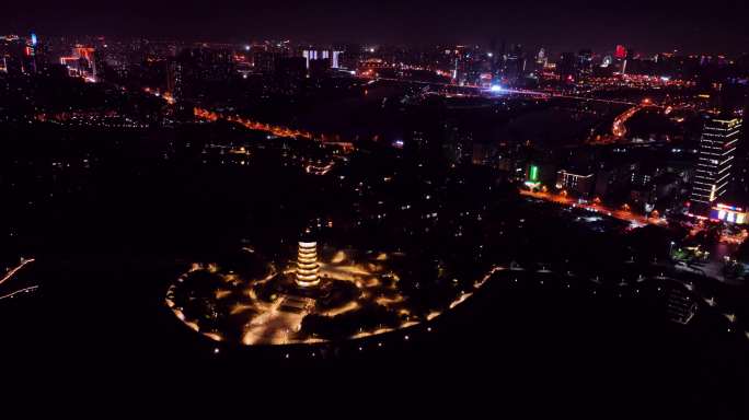 夜晚的长沙烈士公园潇湘阁