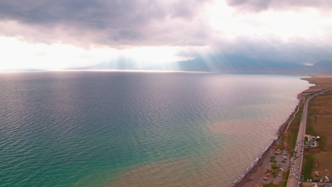 赛里木湖 丁达尔 湖水 新疆