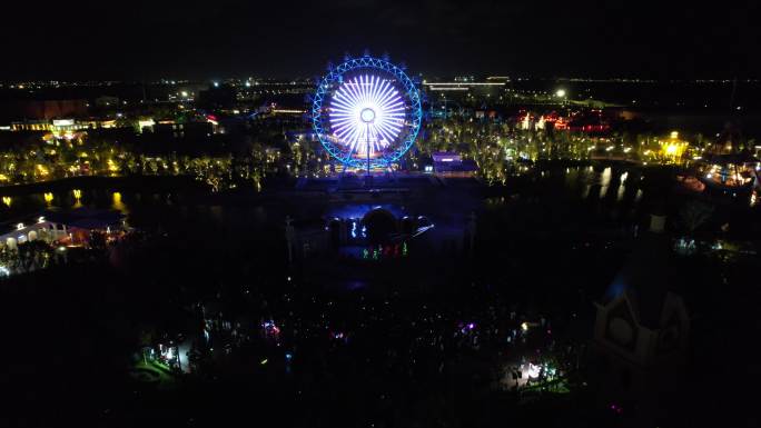 方特狂野大陆游乐园夜晚烟花烟火味美夜景