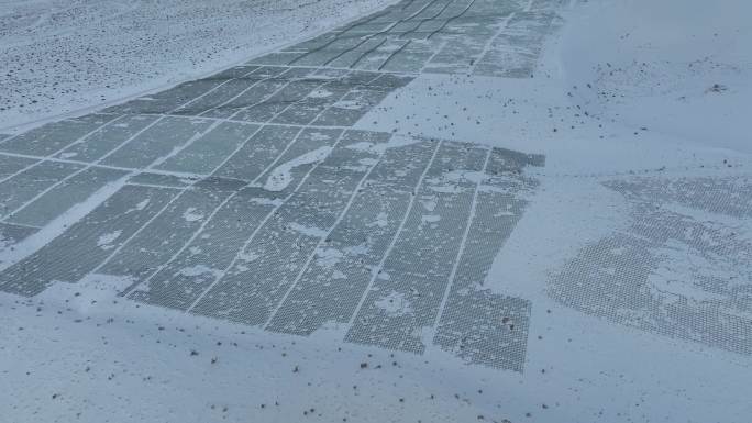 库姆塔格沙漠雪景